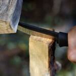 Peltonen Knives M95 Ranger Puukko mit 80CrV2-Klinge, TPE-Griff, Komposit-Scheide