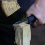 Peltonen Knives M07 Ranger Puukko mit 80CrV2-Klinge, TPE-Griff, Komposit-Scheide