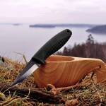 Peltonen Knives M23 Ranger Cub, 80CrV2-Klinge, Kydexscheide multicam, TPE-Griff