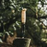 Marttiini Lynx 132 Messer mit Edelstahlklinge, Maserbirkengriff und Lederscheide